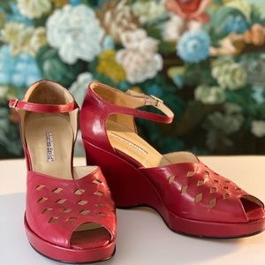 Charles David Red Wedge Retro-Style Shoes 9